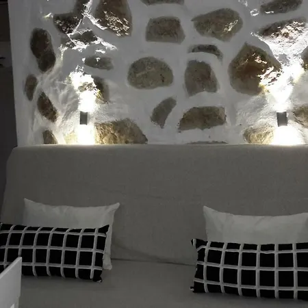 בית נופש Canary House אינחניו