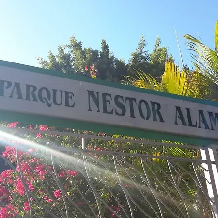 בית נופש Canary House אינחניו